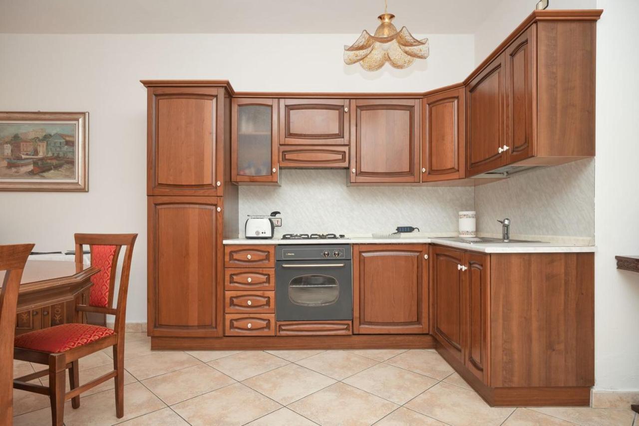 Appartamento Floriana Desenzano del Garda Exterior foto