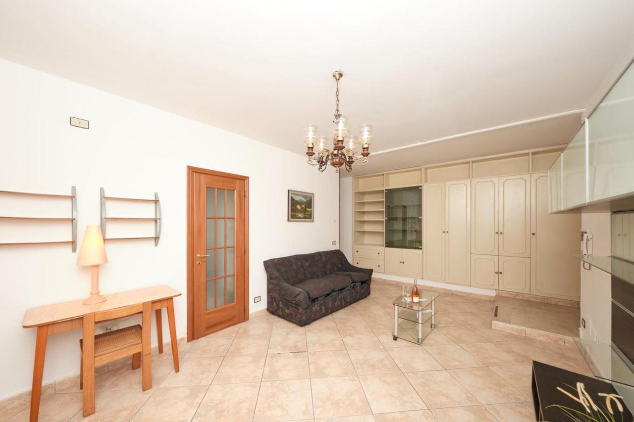 Appartamento Floriana Desenzano del Garda Exterior foto