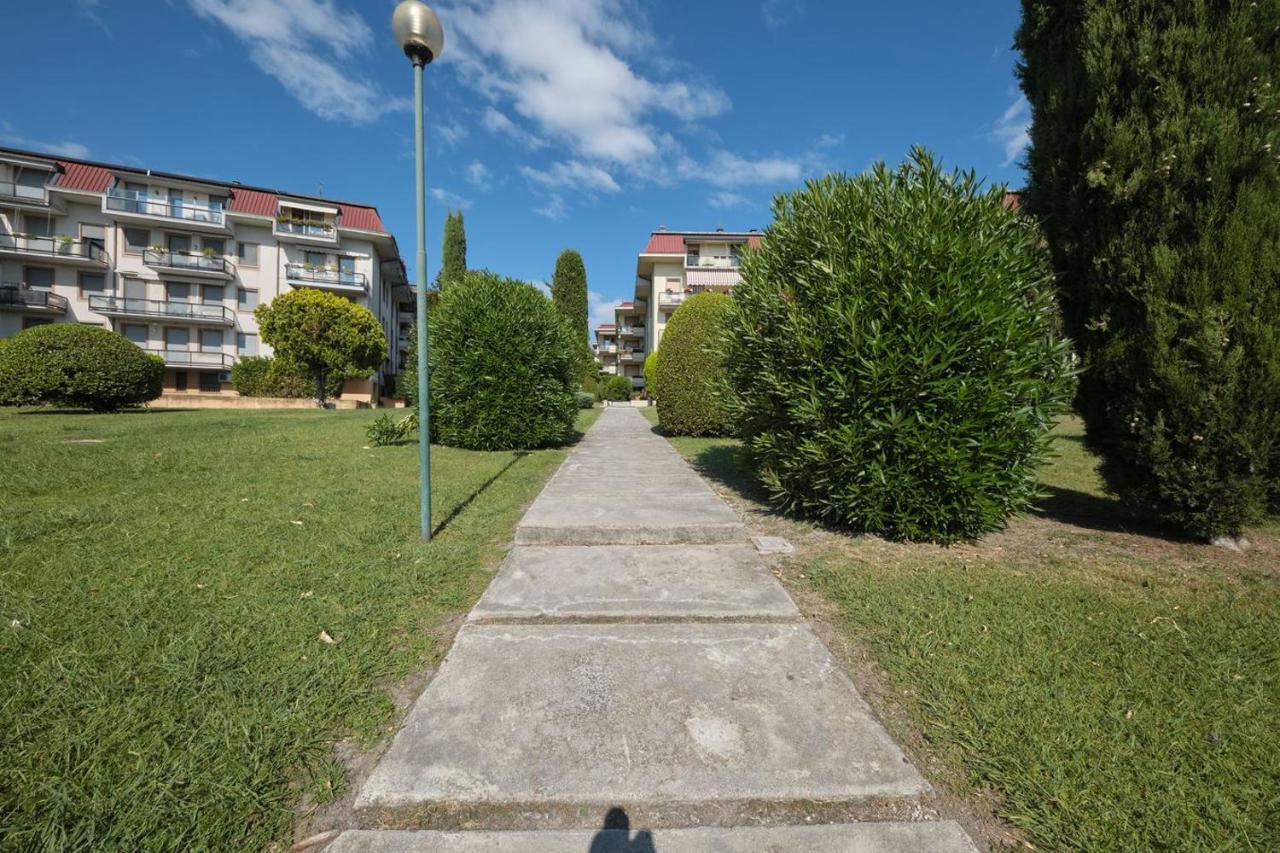 Appartamento Floriana Desenzano del Garda Exterior foto