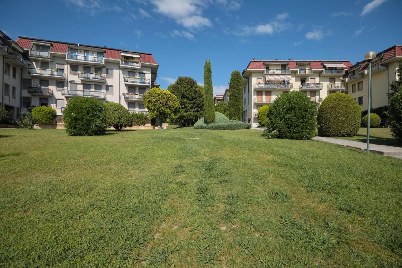 Appartamento Floriana Desenzano del Garda Exterior foto